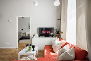 Dream Stay in Budapest-Steps to Buda Eye & Fashion Street - Budapest - 4