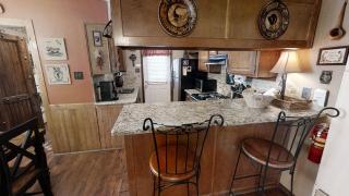 Grandview 1 Rustic Retreat - WiFi - Cable - Fireplace - Grill - One Block from Main Street! - Red River - 3