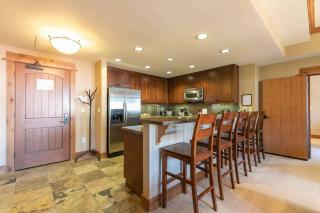 Catamount Lodge 301 by East West Hospitality - Truckee - 2