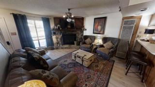 Grandview 2 R Hideaway - Satellite - Washer - Dryer - Fireplace - WiFi - 0