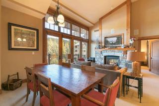Catamount Lodge 401 by East West Hospitality - Truckee - 2