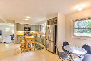 Charming Union Pier Home with Deck Half-Mi to Beach - Union Pier - 2