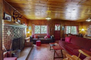 Pine Cone Cottage - Joseph - 3