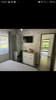 VILA Ade - - 2