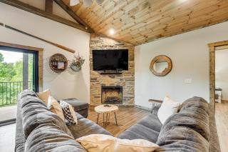 Branson Cabin with Pool Access and Private Boat Slip! - Branson - 6