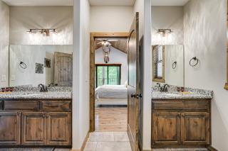 Branson Cabin with Pool Access and Private Boat Slip! - Branson - 1