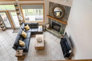 Chateau Lawrence, Pool Table, Kids' Gaming Room - 2
