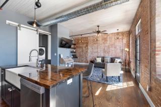 Downtown Urban Loft above Restaurants #8 - 7