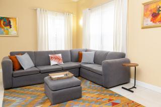 Choose To Be Happy at The Westbury - Two Bedroom Apartment - Kingston - 8