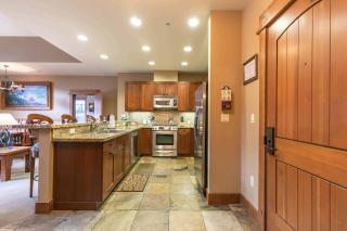 Catamount Lodge 404B by East West Hospitality - Truckee - 4
