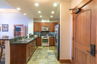 Catamount Lodge 405B by East West Hospitality - Truckee - 3