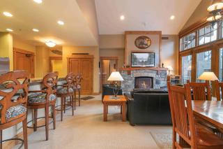 Catamount Lodge 404B by East West Hospitality - 1