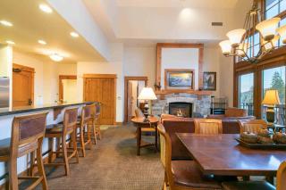 Catamount Lodge 405 by East West Hospitality - 2