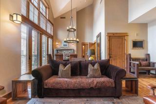 Catamount Lodge 408 by East West Hospitality - Truckee - 4