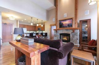 Catamount Lodge 408 by East West Hospitality - Truckee - 5