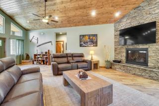 Airy Pinetop Cabin with Fireplace and Golf Access! - Indian Pine - 8