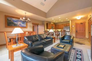 Catamount Lodge 404 by East West Hospitality - Truckee - 4