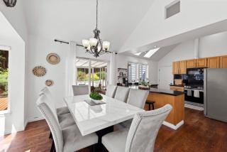 Stunning Sammamish Lake View Home near Weowna Park - 1