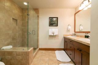 Catamount Lodge 405A by East West Hospitality - 4