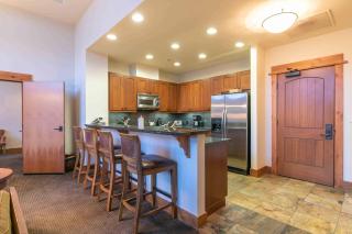 Catamount Lodge 405B by East West Hospitality - Truckee - 4