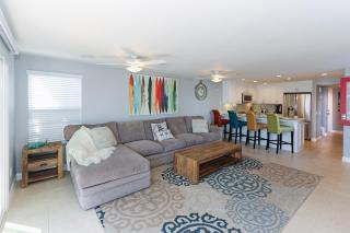 3 Bedrooms - Newport Beach - 2