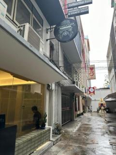 silom rainbow Dreamcatcher hostel - Bangkok - 8