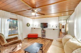Edgemont Home with Deck about 9 Mi to Greers Ferry Lake! - Fairfield Bay - 0