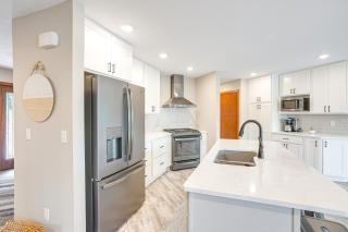 Family-Friendly Lakeview Cottage with Deck and View - 6