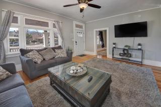 Historic Home w/Pikes Peak Views - 3