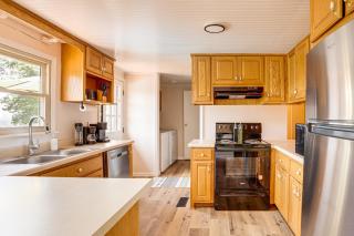 Serene Trenton Home with Pool and Mountain Views! - Trenton - 4