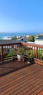 Entire top floor with beautiful view - Jeffreys Bay - 9