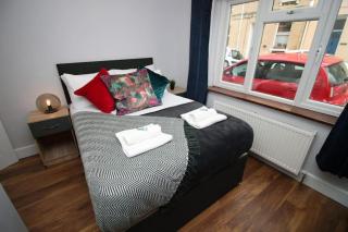 Cosy 1 Bedroom Flat - Minutes walk to the train station -Ideal for Contractors - Business - Family - Bath - 0