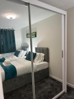 Affluent Living Property perfect for contractors and individuals - Wigan - 2