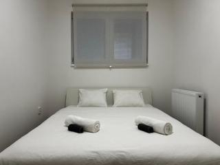 Two apartments, free parking, close to the center - Praga - 3
