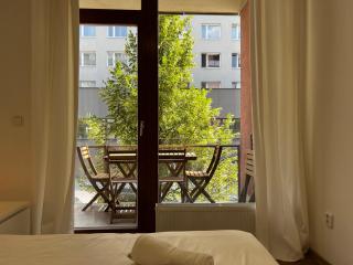 Two apartments, free parking, close to the center - Praga - 8
