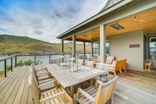 Hot Tub and Lake Views Lake Chelan Lookout Home! - Chelan - 0