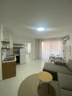 Lulu Suites - Gray - Golem - 6
