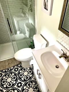 European Style Open Concept Oasis on the Tay River Basin - Perth - 9