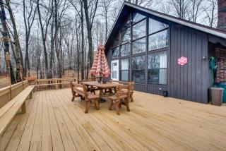 Fire Pit and Community Perks Gouldsboro Cabin! - Gouldsboro - 0