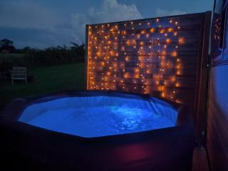 Caravane romantique " La Seventies" avec jacuzzi privatif - 4