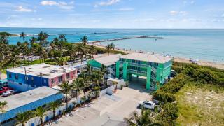 Oceanfront Inn, Inlet View, King Bed, #5 - Fort Pierce - 1