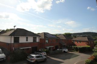 En-suite Room with Super King Size Bed - Free Wifi - Free Parking - 6