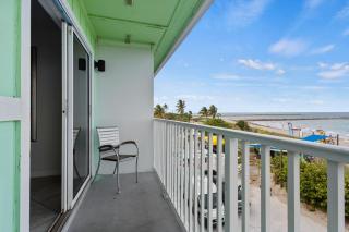 Ocean View Hotel Room with Balcony- King Bed #25 - 6