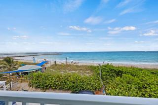 Ocean View Hotel Room with Balcony- King Bed #25 - 4