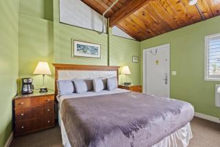 Oceanfront Inn, Standard, King Bed, Inlet View #15 - Fort Pierce - 8