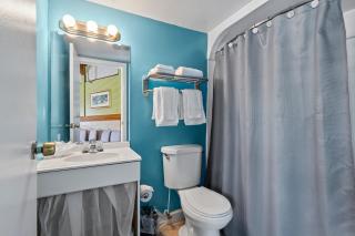 Oceanfront Inn, Standard, King Bed, Inlet View #15 - Fort Pierce - 7