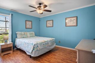 Great Location Golf Carts Close 2 beach - 5