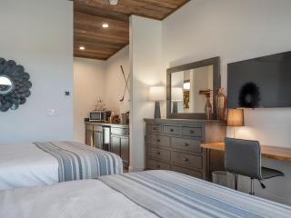 Pebble Bay Club Suites - 7