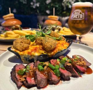 Frankies Wine Bar & Lodge - Disley - 4