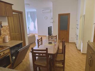 Aral Apartments - Golem - 4